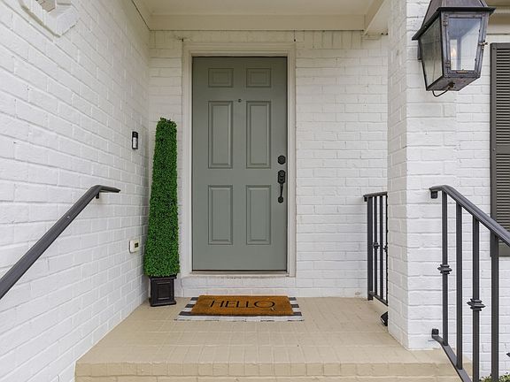 2nd image of 2826 Sugartree Rd