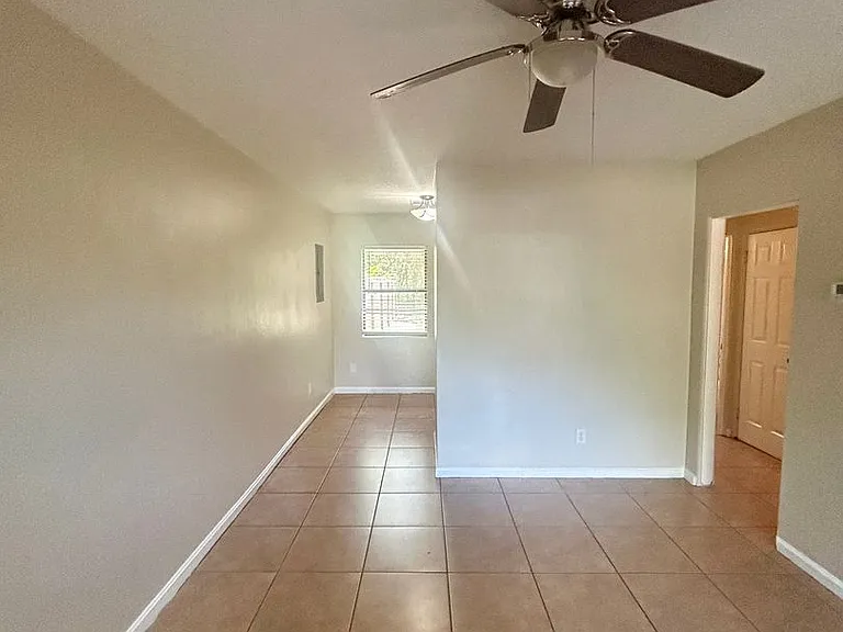 2150 NE 3rd St — Photo 17