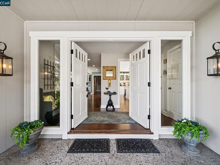1933 Joseph Dr — Photo 19