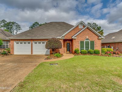 562 Spring Lake Dr, Pearl, MS, 39208