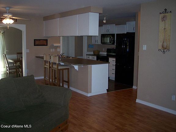 2nd image of 1006 E Teton Ave