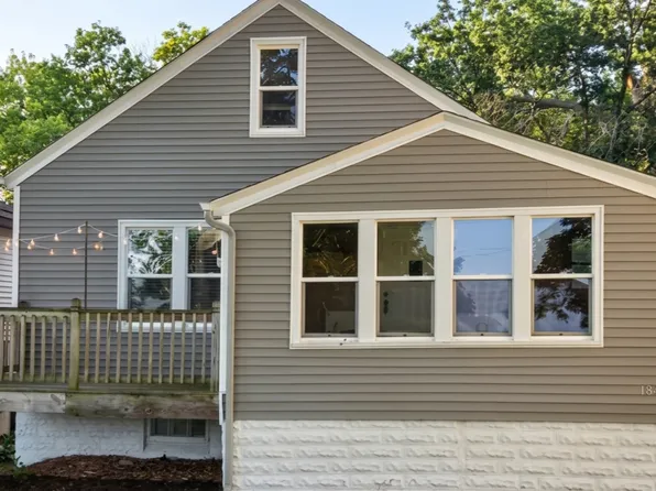 1844 E Shore Dr, Maplewood, MN 55109