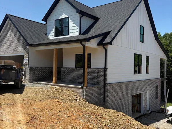 585 Carroll Creek Rd, Johnson City, TN 37601