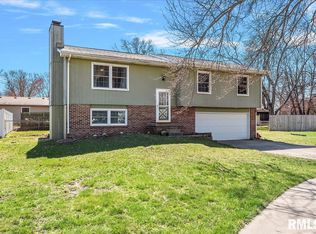 2644 Sarona Rd, Springfield, IL 62704