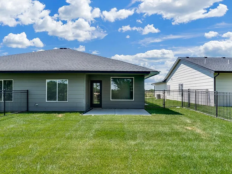 Pineway — Photo 34