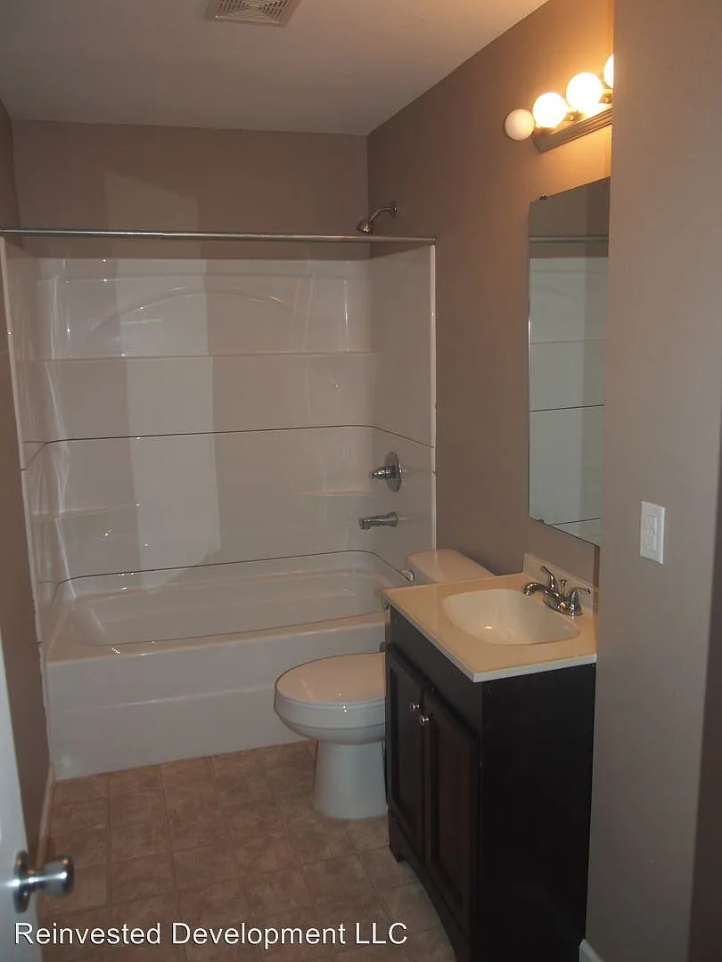 4418 Enright Ave APT D photo 1