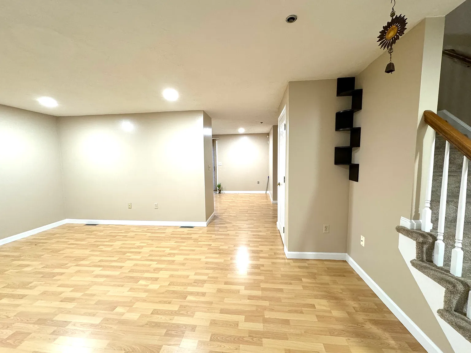 33 Pinecrest Vlg — Photo 4