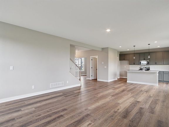 5th image of 1285 Eisenhower Blvd