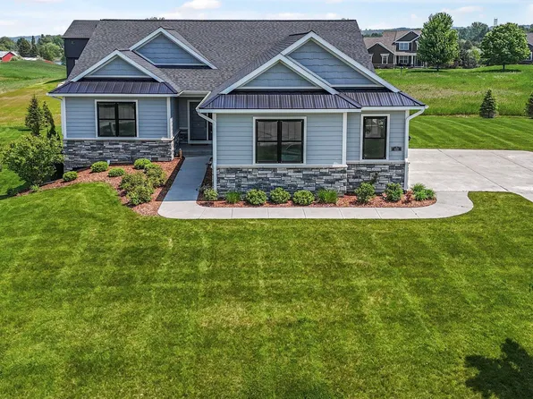 633 Madeira Dr, Traverse City, MI 49696