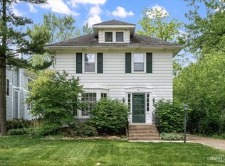 241 N Jefferson St, Batavia, IL 60510