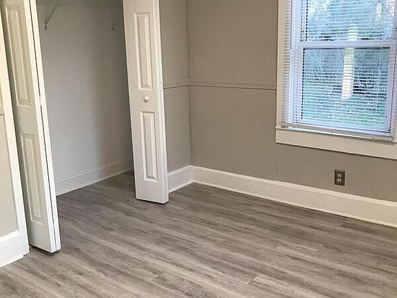 5th image of 316 Fields St