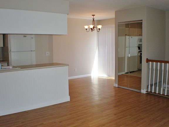 2nd image of 1726 Valleywood Ct APT 4
