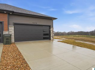 10216 Hascall Cir, Lincoln, NE 68520