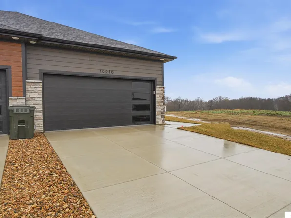 10216 Hascall Cir, Lincoln, NE 68520