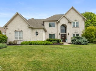 4627 Ridgewood Dr, Zionsville, IN 46077