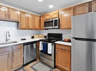 Fox Run Apartments, Saint Charles, IL 60174