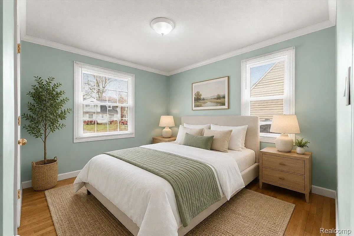 3 bed, 2.0 bath, 1281 sqft, $2,400 — Photo 3