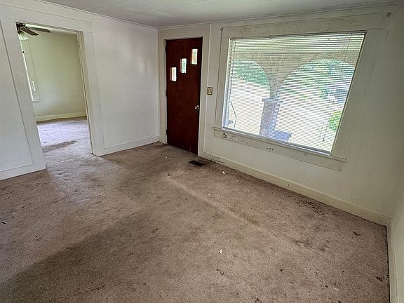 4th image of 1015 Patterson St