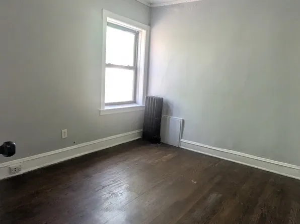 907 E 80th St #1, Chicago, IL 60619