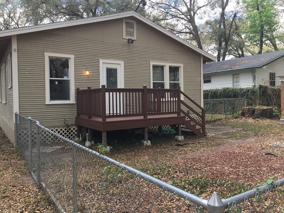 2nd image of 402 Tweed Ave