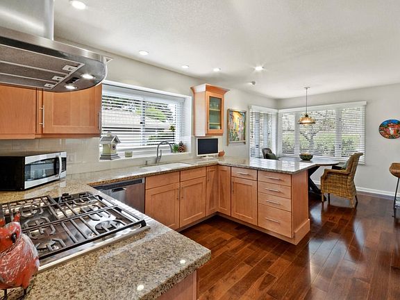 5th image of 103 White Oaks Ln