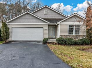243 Highland Golf Dr, Flat Rock, NC 28731