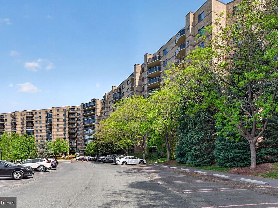 1st image of 8340 Greensboro Dr APT 425