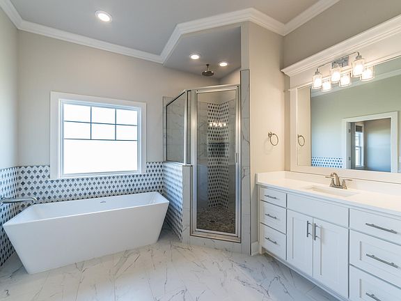 3rd image of 6417 S 62nd St