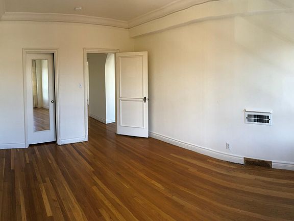3rd image of 3401 Clay St APT 202