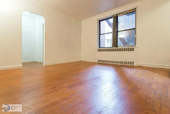 Sold by Metropolitan Property Group | media 12