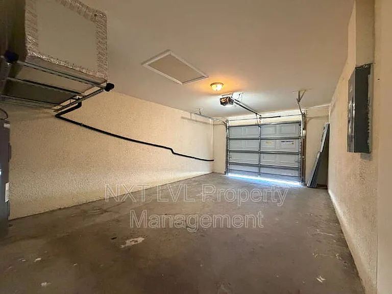842 SW 39th Ter — Photo 23