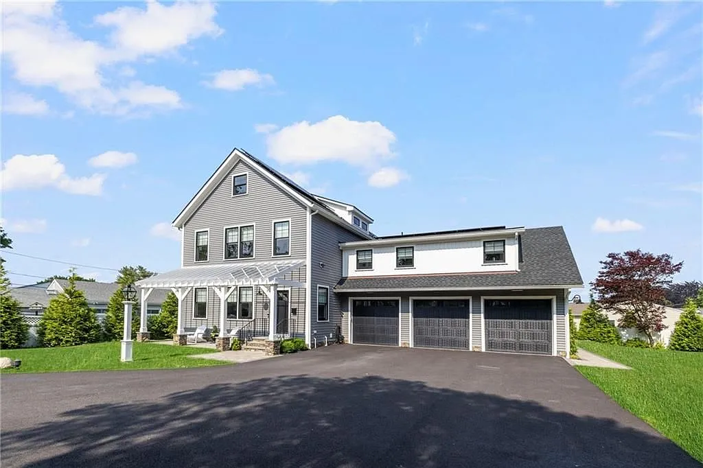 3 bed, 4.0 bath, 2670 sqft, $5,750 — Photo 2