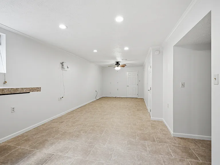 5502 Hill Ct #B — Photo 2