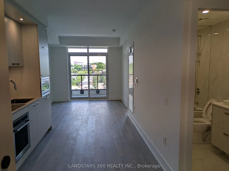 858 Dupont St #816 — Photo 4