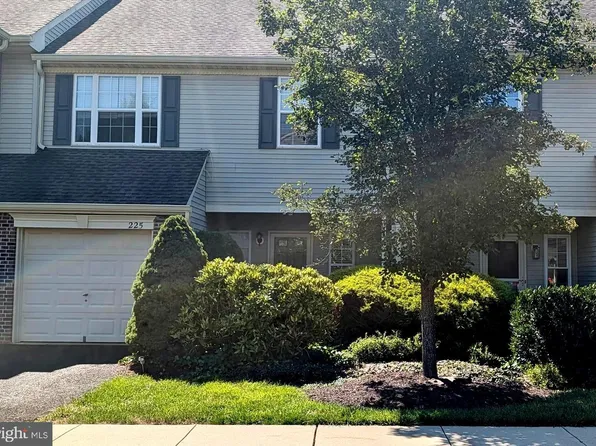 225 Deerfield Ct, New Hope, PA 18938