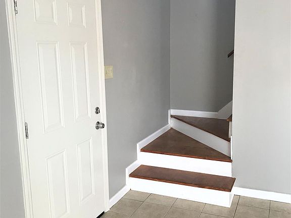 5th image of 516 Revere Dr