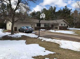 5310 Grassmere Dr, Wisconsin Rapids, WI 54494