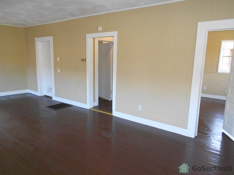 2nd image of 613 63rd St S