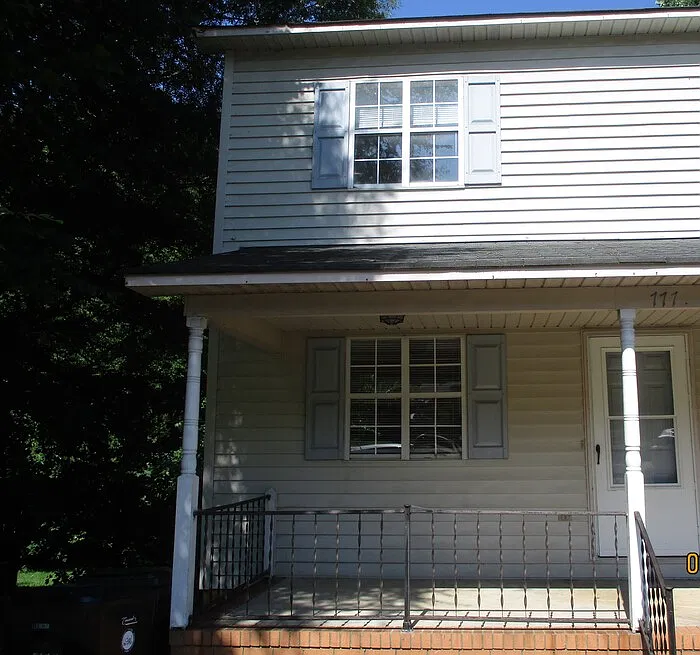 2 bed, 1.5 bath, $1,200 — Photo 1