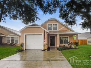 1316 Dew Bloom Rd, Brandon, FL 33511