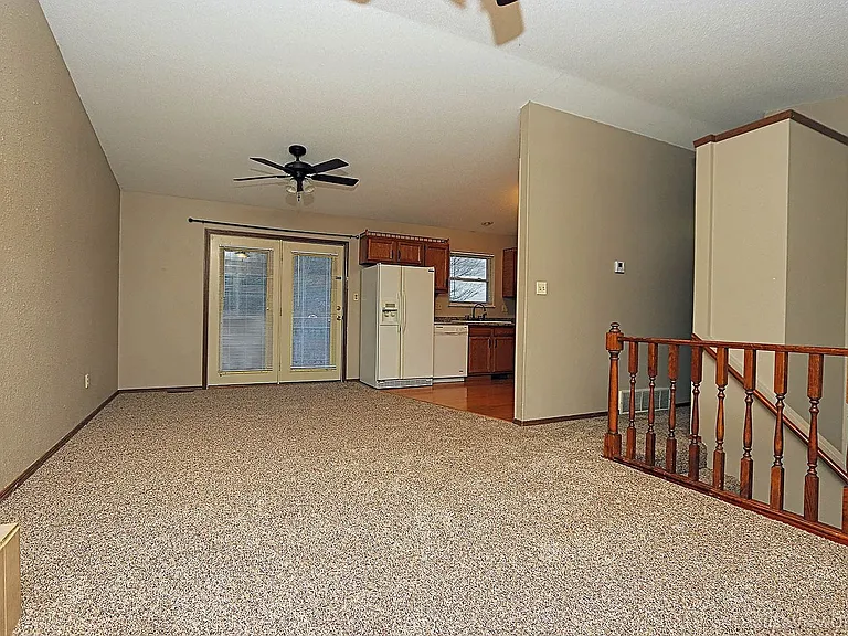 1954 Longview Dr — Photo 9