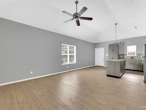 4th image of 2704 E Eisenhower Ave #2