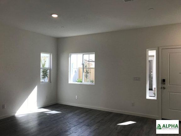 3rd image of 5153 Cumberland Dr