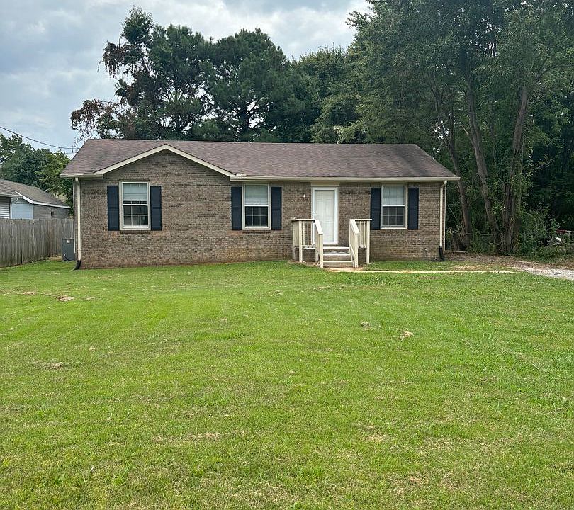 1st image of 682 Debbie Dr