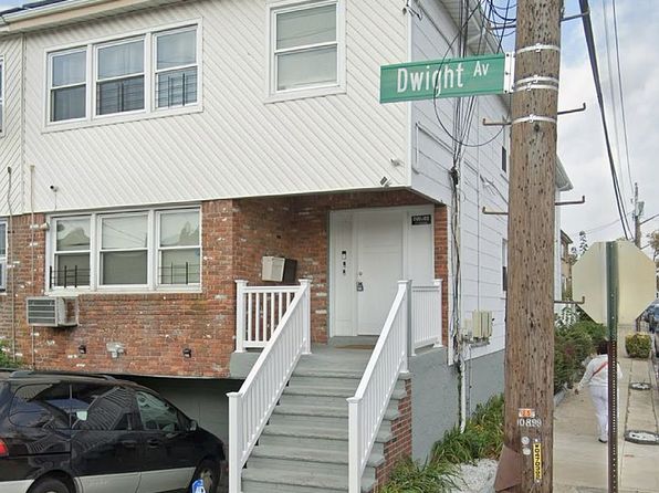 3102 Dwight Ave