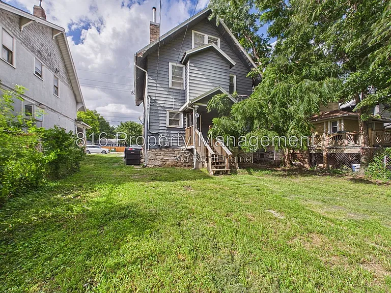 3205 E 31st St — Photo 36