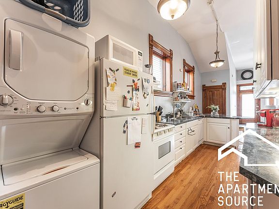 2nd image of 1247 W Wellington Ave Front 1