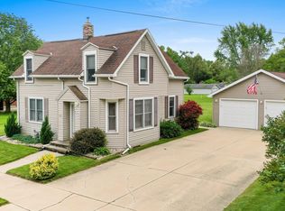 1434 Eliza St, Green Bay, WI 54301