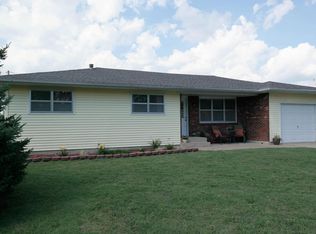 329 W Alice St, Mount Vernon, MO 65712
