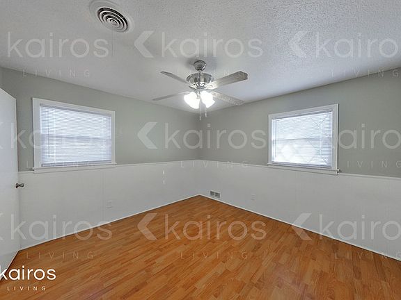 5th image of 2813 James Louis Dr